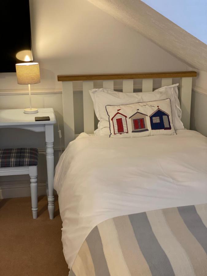 Blackthorn Farm Bed & Breakfast Holyhead Exterior foto