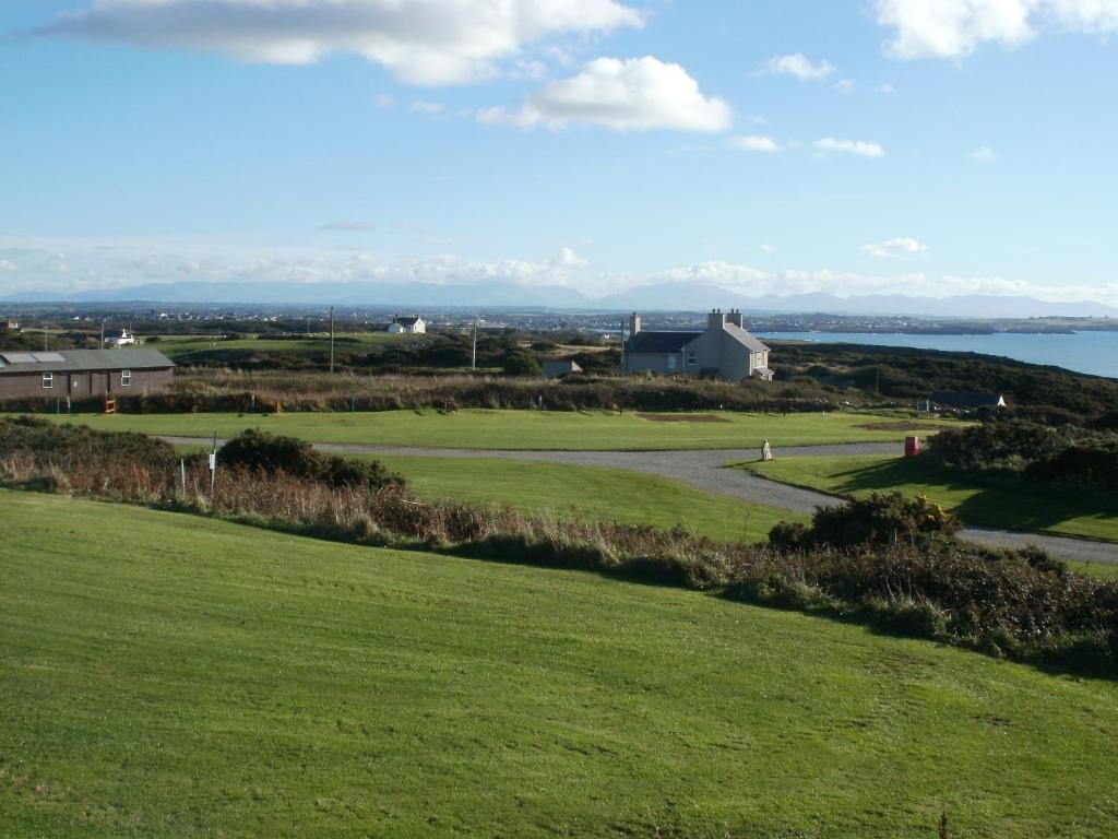 Blackthorn Farm Bed & Breakfast Holyhead Exterior foto